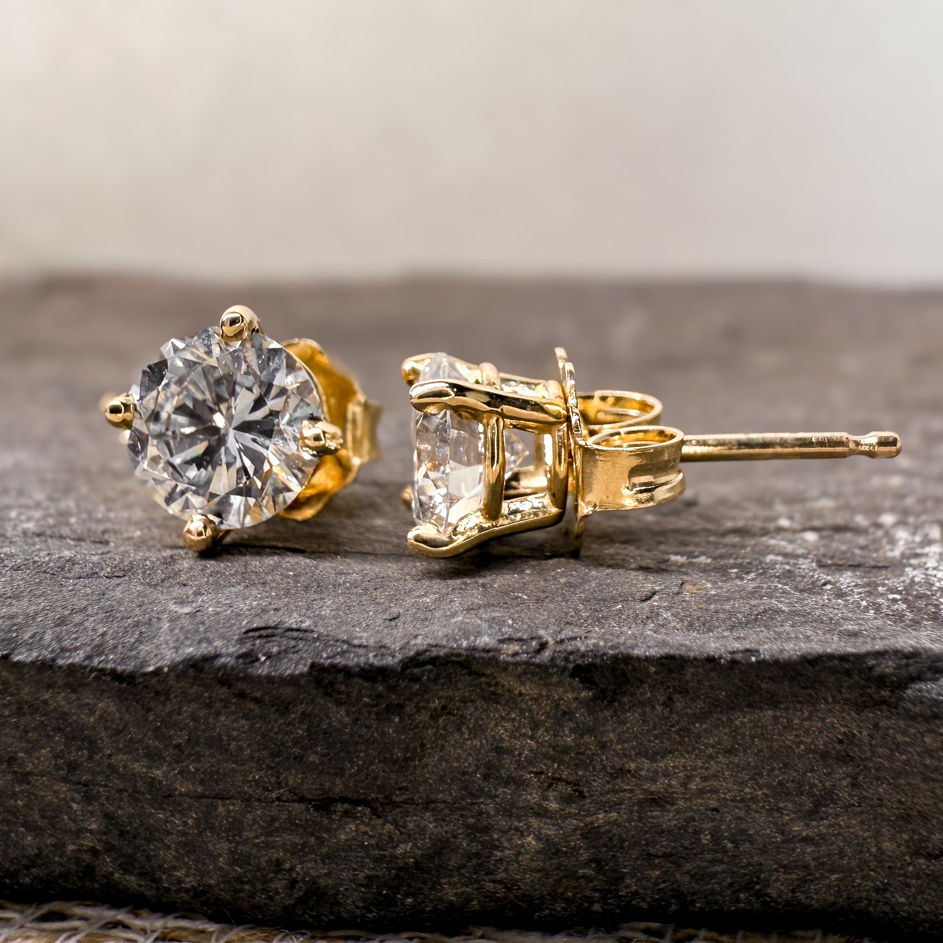 Round Lab-Grown Diamond Stud Earrings (14k Gold)