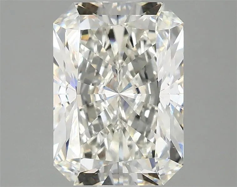 2.57ct Radiant Lab Grown Diamond (Colour F, Clarity VVS2, IGI Certified)