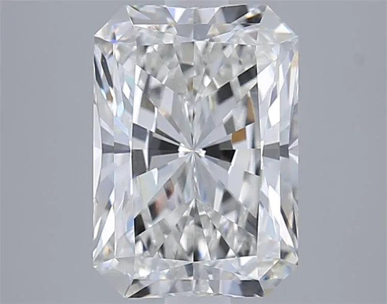 2.59ct Radiant Lab Grown Diamond (Colour F, Clarity VVS1, IGI Certified)