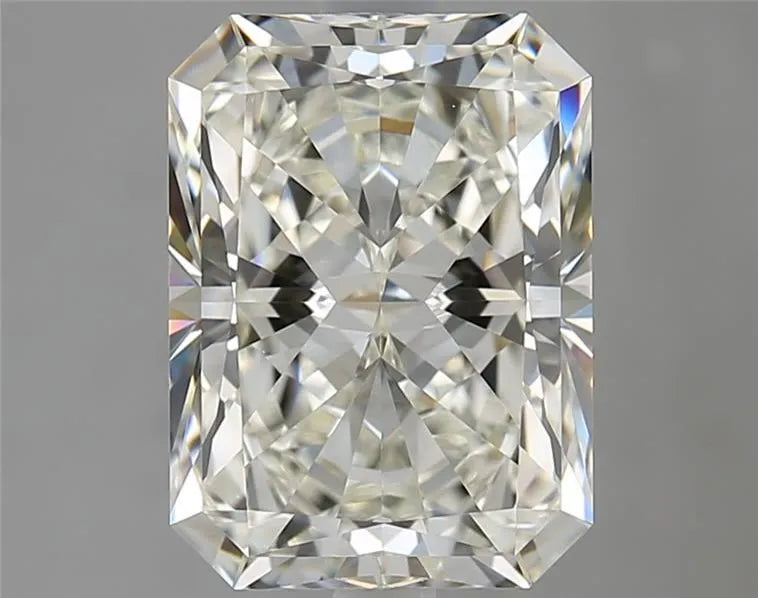 3.22ct Radiant Natural Diamond (Colour J, Clarity VVS2, GIA Certified)