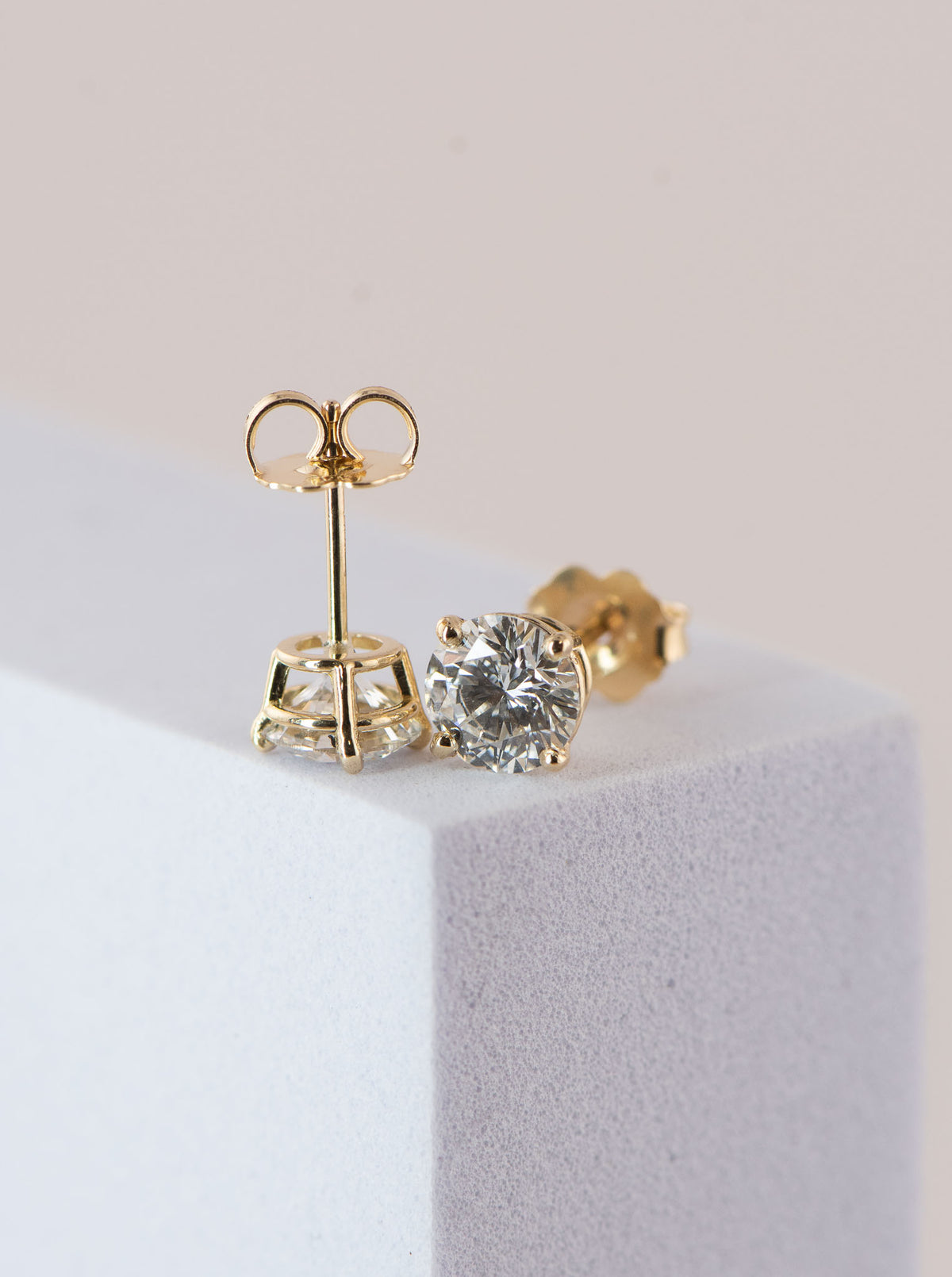 14K Gold Stud Earrings Round Lab-Grown Diamond