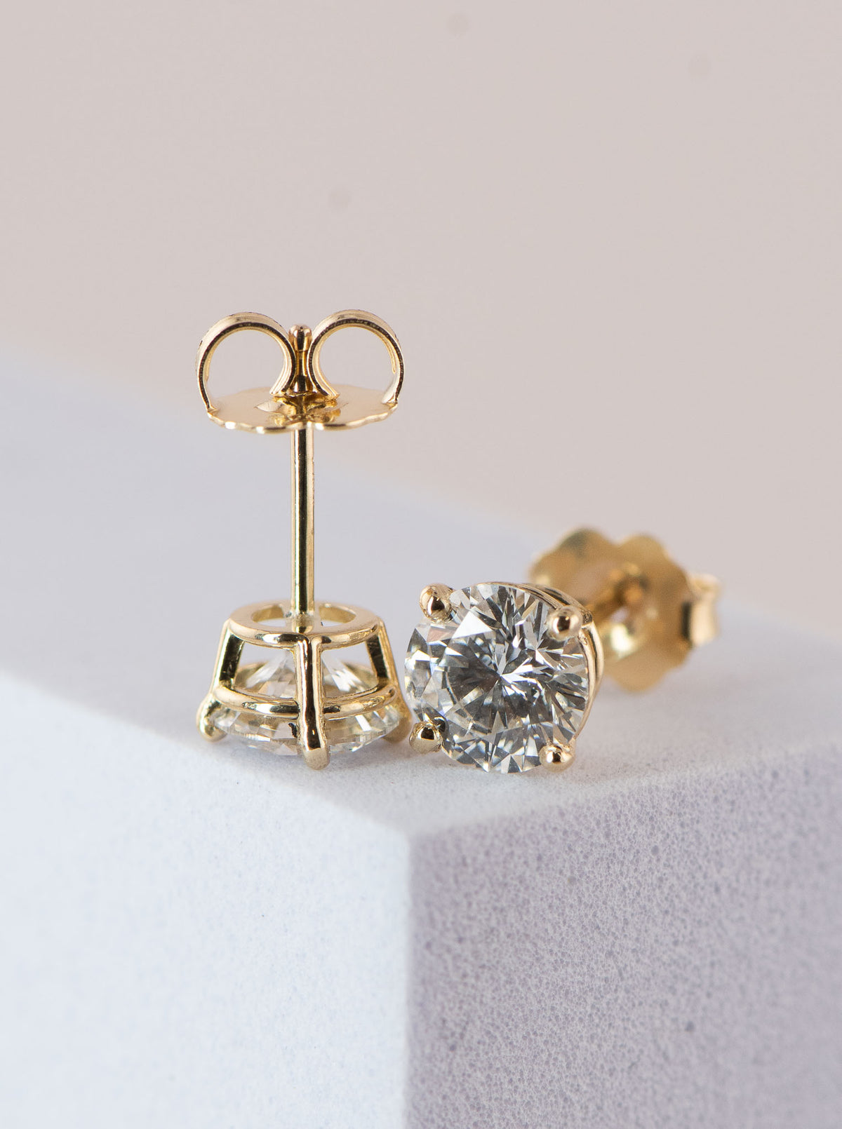 14K Gold Stud Earrings Round Lab-Grown Diamond