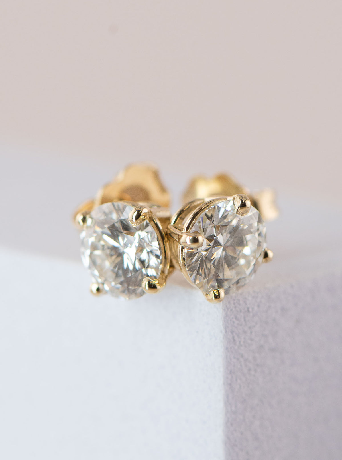 14K Gold Stud Earrings Round Lab-Grown Diamond