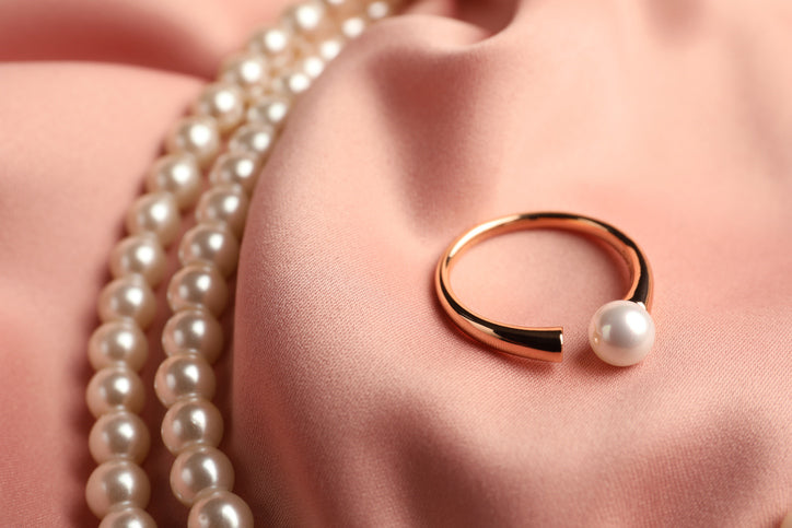 Pearls – The June Birthstone! Choosing Between Akoya & Freshwater Pearls!