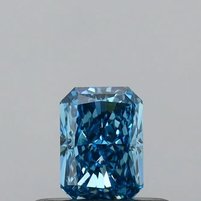0.35ct Radiant Lab Grown Diamond (Colour Fancy Vivid Blue, Clarity VVS2, IGI Certified)
