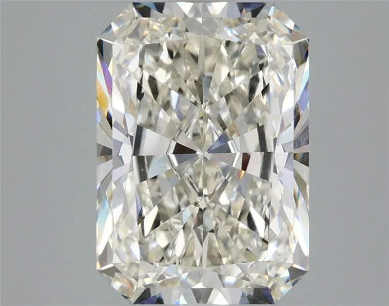 3.07ct Radiant Lab Grown Diamond (Colour H, Clarity VS1, IGI Certified)